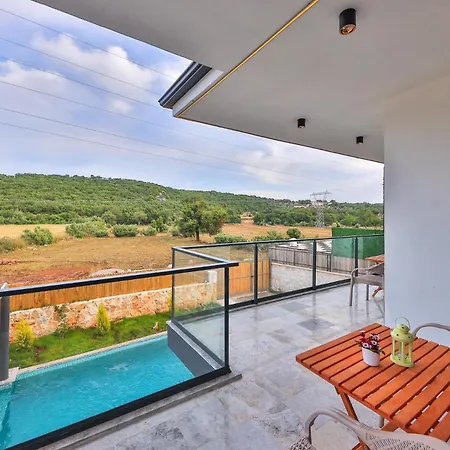 Bora Otel 4*